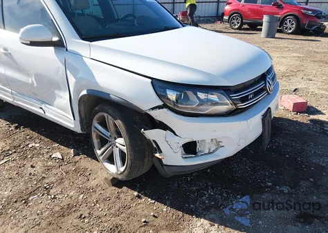 2015 Volkswagen Tiguan R-Line z USA, uszkodzony, nr VIN WVGAV7AX3FW082611